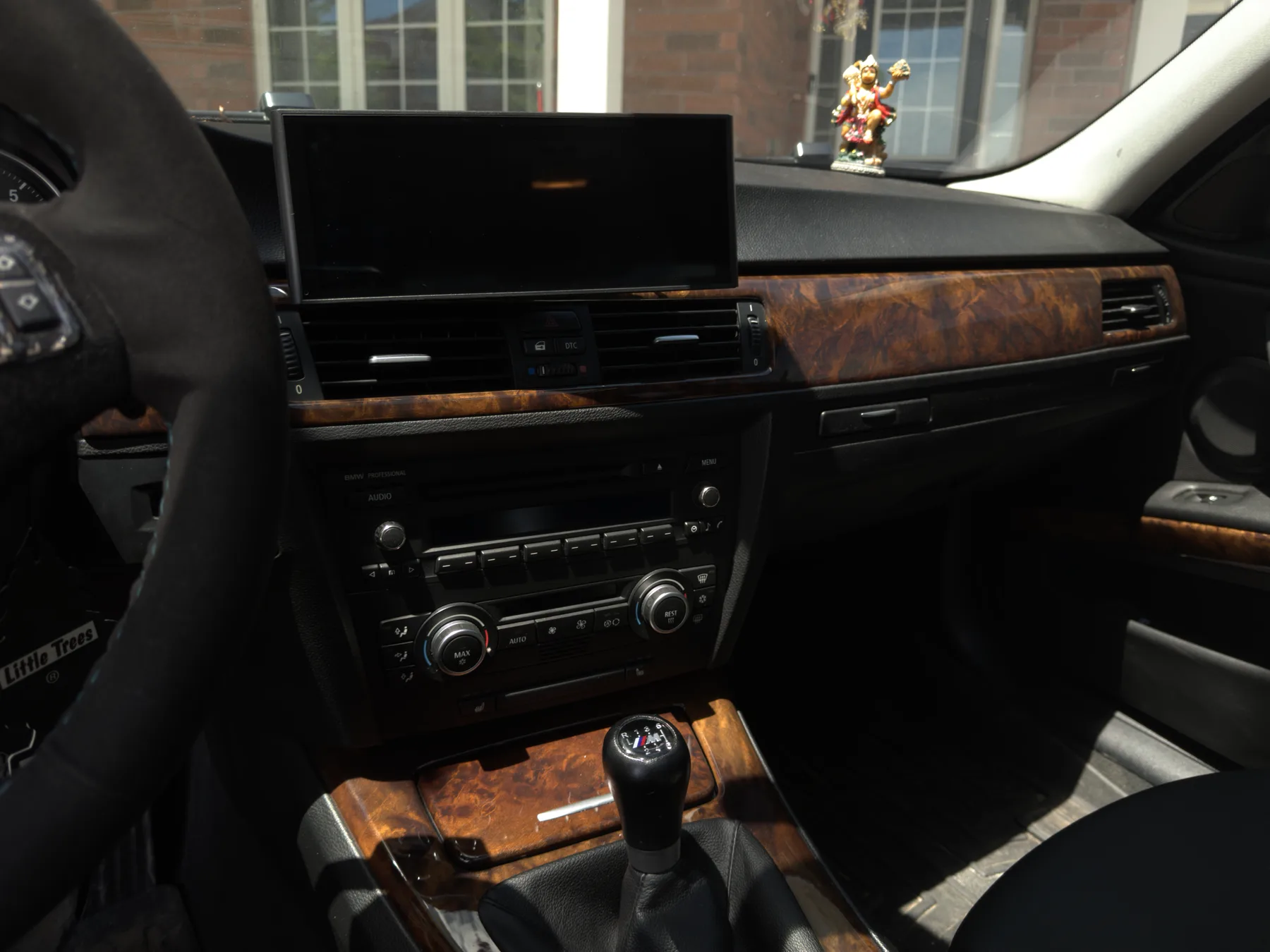Original E90 interior capture before background and render cleanup